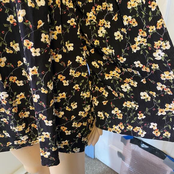 Suzanne Betro Weekend Floral Top Blouse 1X Black Yellow Floral Lace Coastal Boho - Picture 6 of 8